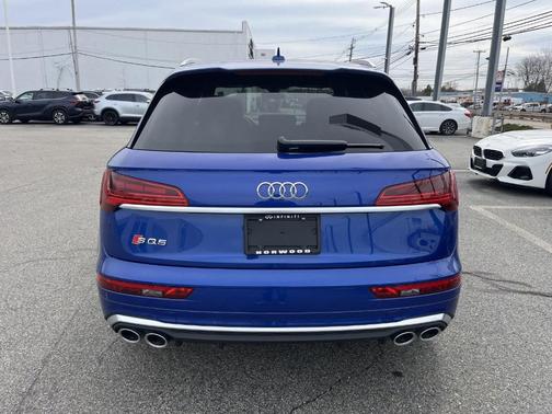 Ultra Blue Metallic 2024 Audi SQ5 3.0T Prestige
