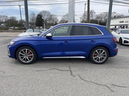 Ultra Blue Metallic 2024 Audi SQ5 3.0T Prestige