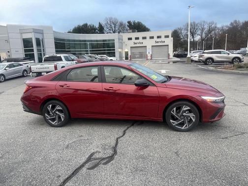 2025 Hyundai ELANTRA HEV SEL