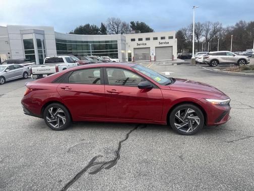 2025 Hyundai ELANTRA HEV SEL