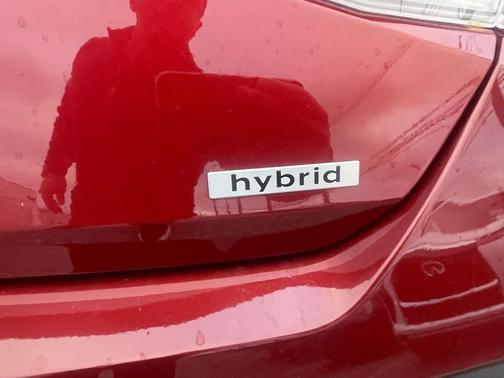 2025 Hyundai ELANTRA HEV SEL