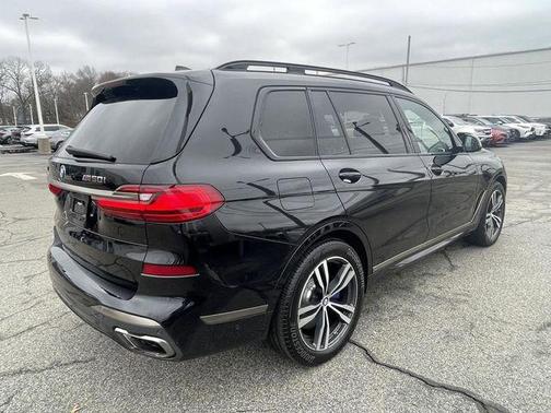 Black Sapphire Metallic 2022 BMW X7 M50i