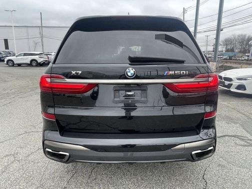 Black Sapphire Metallic 2022 BMW X7 M50i