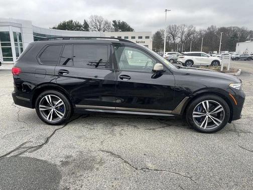 Black Sapphire Metallic 2022 BMW X7 M50i