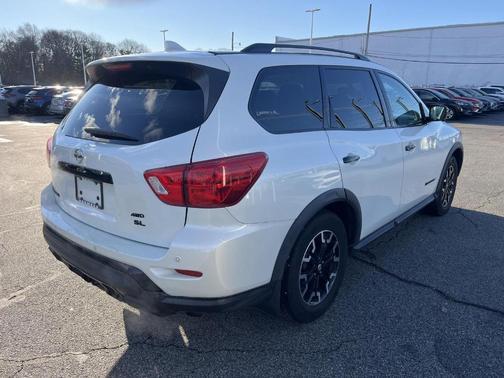 2019 Nissan Pathfinder SL
