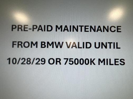 Mineral White Metallic 2025 BMW X7 xDrive40i