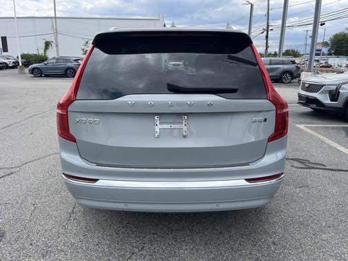 2024 Volvo XC90 B5 Plus Bright Theme