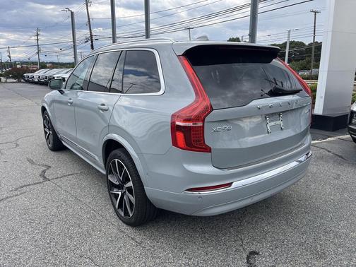 2024 Volvo XC90 B5 Plus Bright Theme
