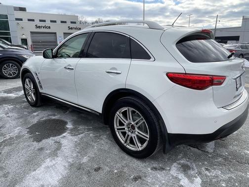 2015 INFINITI QX70 Base