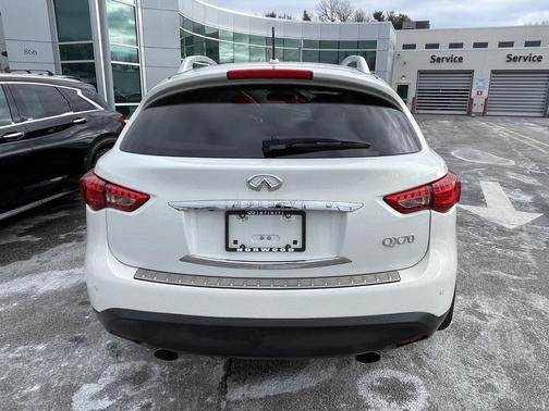 2015 INFINITI QX70 Base