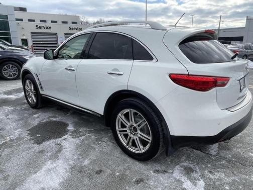 2015 INFINITI QX70 Base