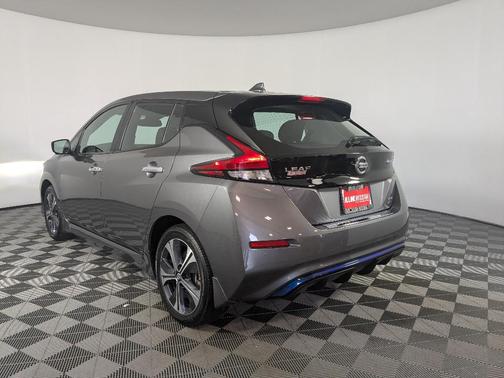 2022 Nissan Leaf SV PLUS