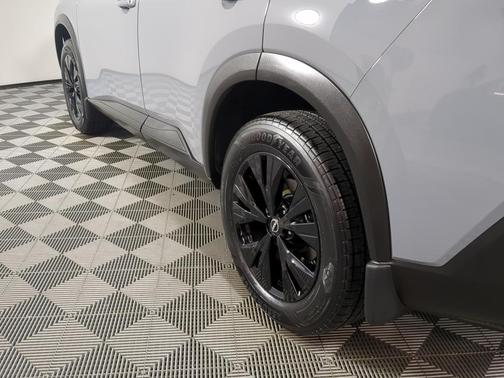 2 Tone Gray / Black Roof 2023 Nissan Rogue SV