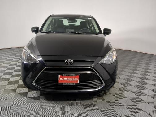 Stealth 2018 Toyota Yaris iA Base