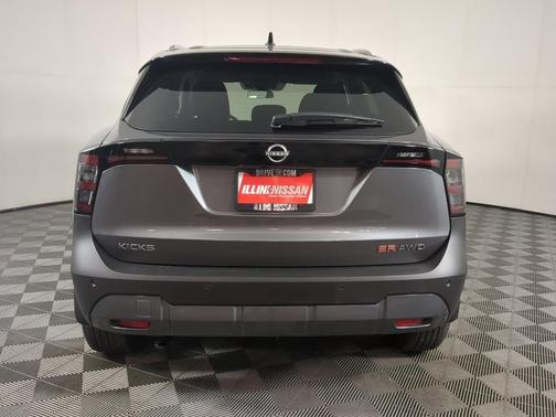 2025 Nissan Kicks SR