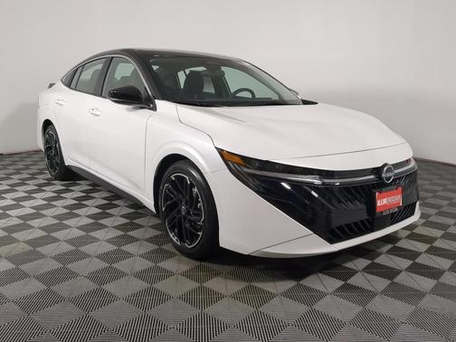 Aspen White Tricoat 2026 Nissan Sentra SR