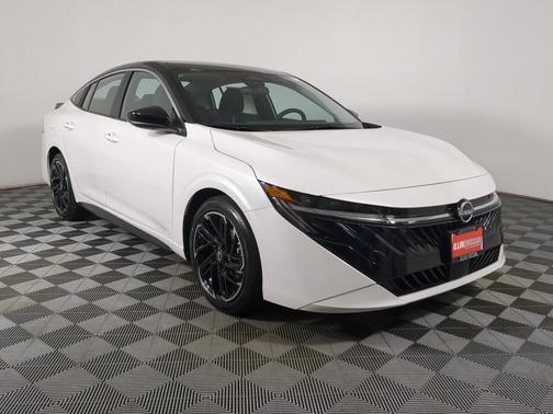 Aspen White Tricoat 2026 Nissan Sentra SR