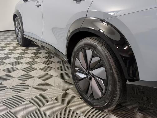 Boulder Gray Pearl 2023 Nissan ARIYA EVOLVE+