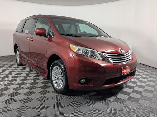 2015 Toyota Sienna XLE