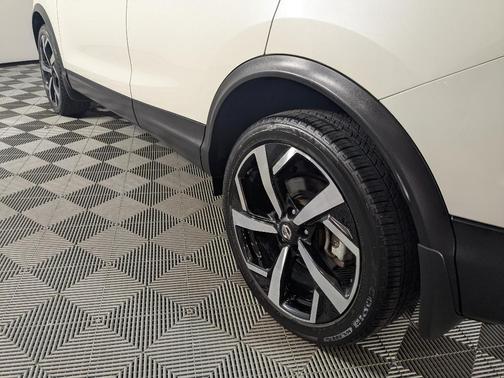 2021 Nissan Rogue Sport SL