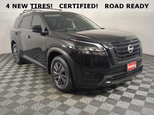 2024 Nissan Pathfinder SV