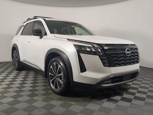 Everest White P 2026 Nissan Pathfinder Platinum
