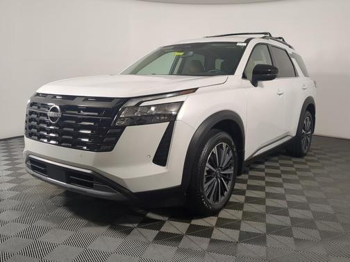 Everest White P 2026 Nissan Pathfinder Platinum