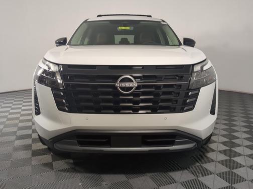 Everest White P 2026 Nissan Pathfinder Platinum
