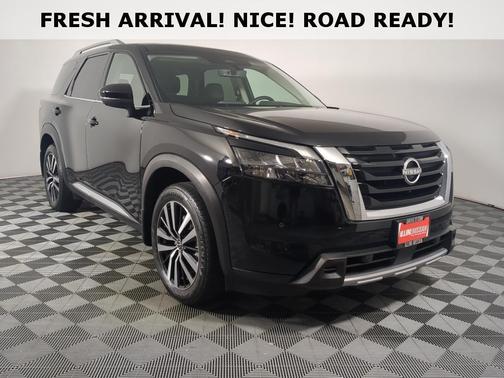 Super Black 2025 Nissan Pathfinder Platinum