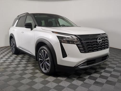 White / Black 2026 Nissan Pathfinder Platinum