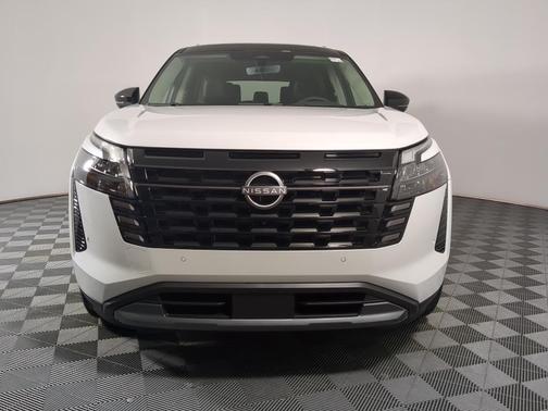 White / Black 2026 Nissan Pathfinder Platinum