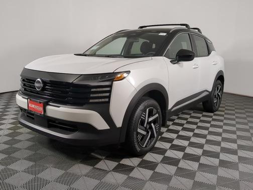 2t Wht Blk Roof 2026 Nissan Kicks SV