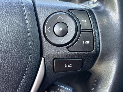 Ruby Flare Pearl 2018 Toyota RAV4 SE