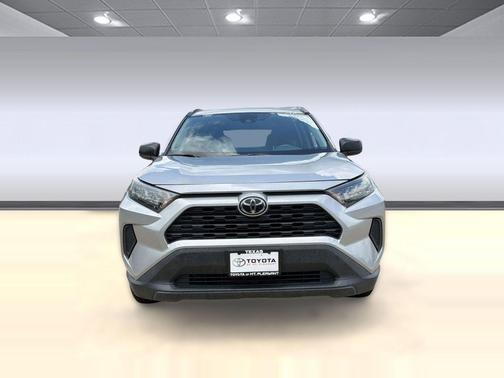 Silver Sky Metallic 2019 Toyota RAV4 LE