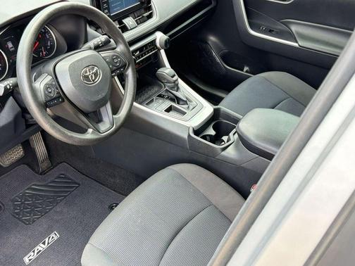 Silver Sky Metallic 2019 Toyota RAV4 LE
