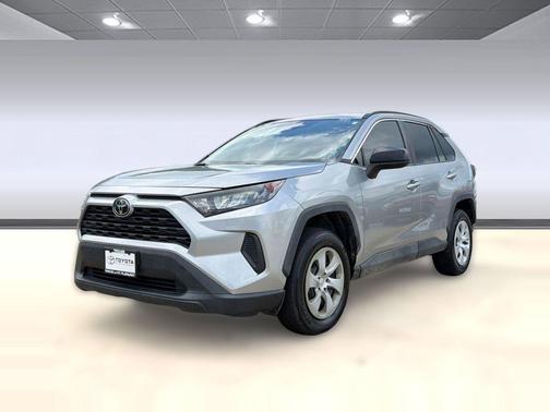 Silver Sky Metallic 2019 Toyota RAV4 LE