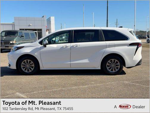 2024 Toyota Sienna LE