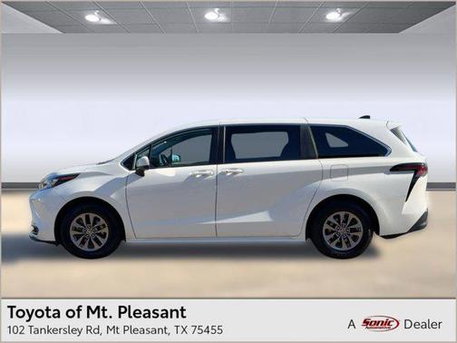 2024 Toyota Sienna LE