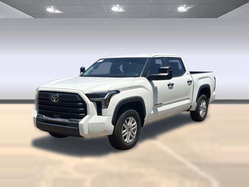 White 2022 Toyota Tundra SR5