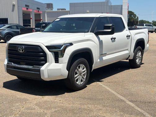 White 2022 Toyota Tundra SR5