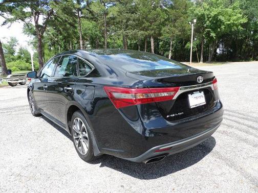2016 Toyota Avalon XLE