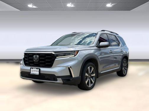 Lunar Silver Metallic 2025 Honda Pilot Elite
