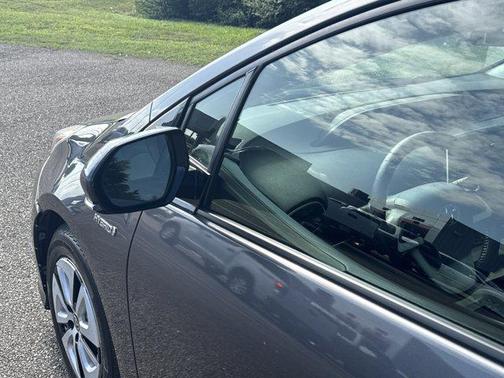 2016 Toyota Prius Three