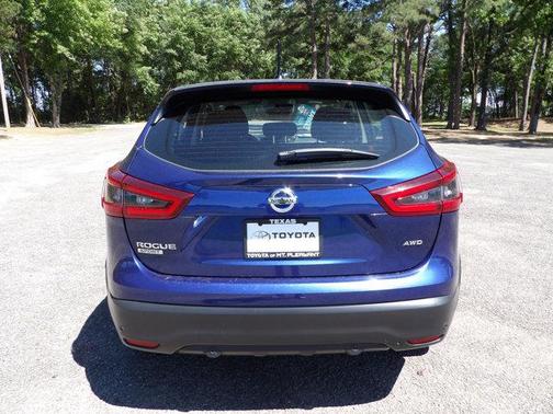 2022 Nissan Rogue Sport S