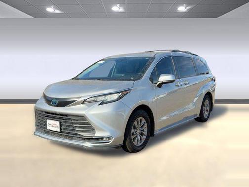 2022 Toyota Sienna XLE