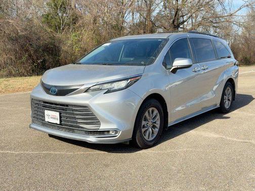 2022 Toyota Sienna XLE