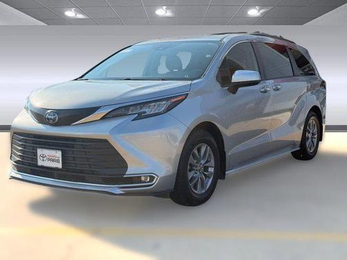 2022 Toyota Sienna XLE