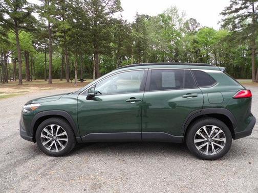 2024 Toyota Corolla Cross XLE