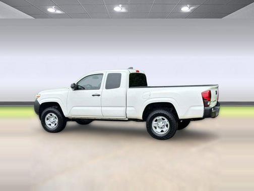 White 2022 Toyota Tacoma SR