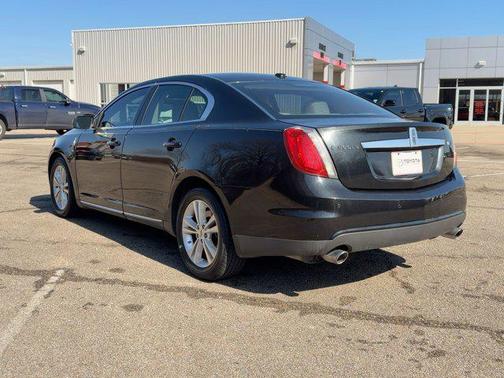 2010 Lincoln MKS Base
